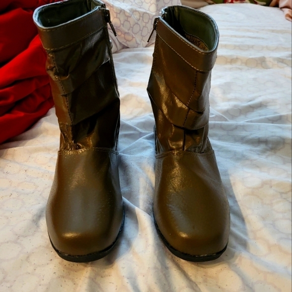 Beacon women's 8.5 olive Green leather ankle boots - Picture 1 of 15